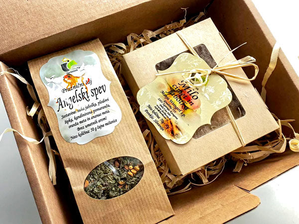 Darilni paket praznični čaj in praznično milo cimet jabolko