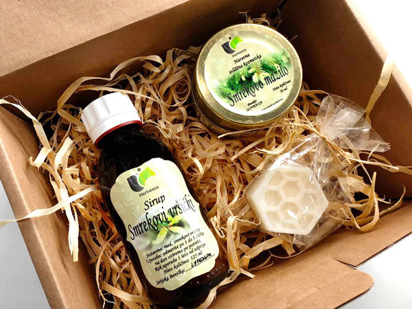 Darilni paket sirup smrekovi vršički, medeno milo in smrekovo mazilo